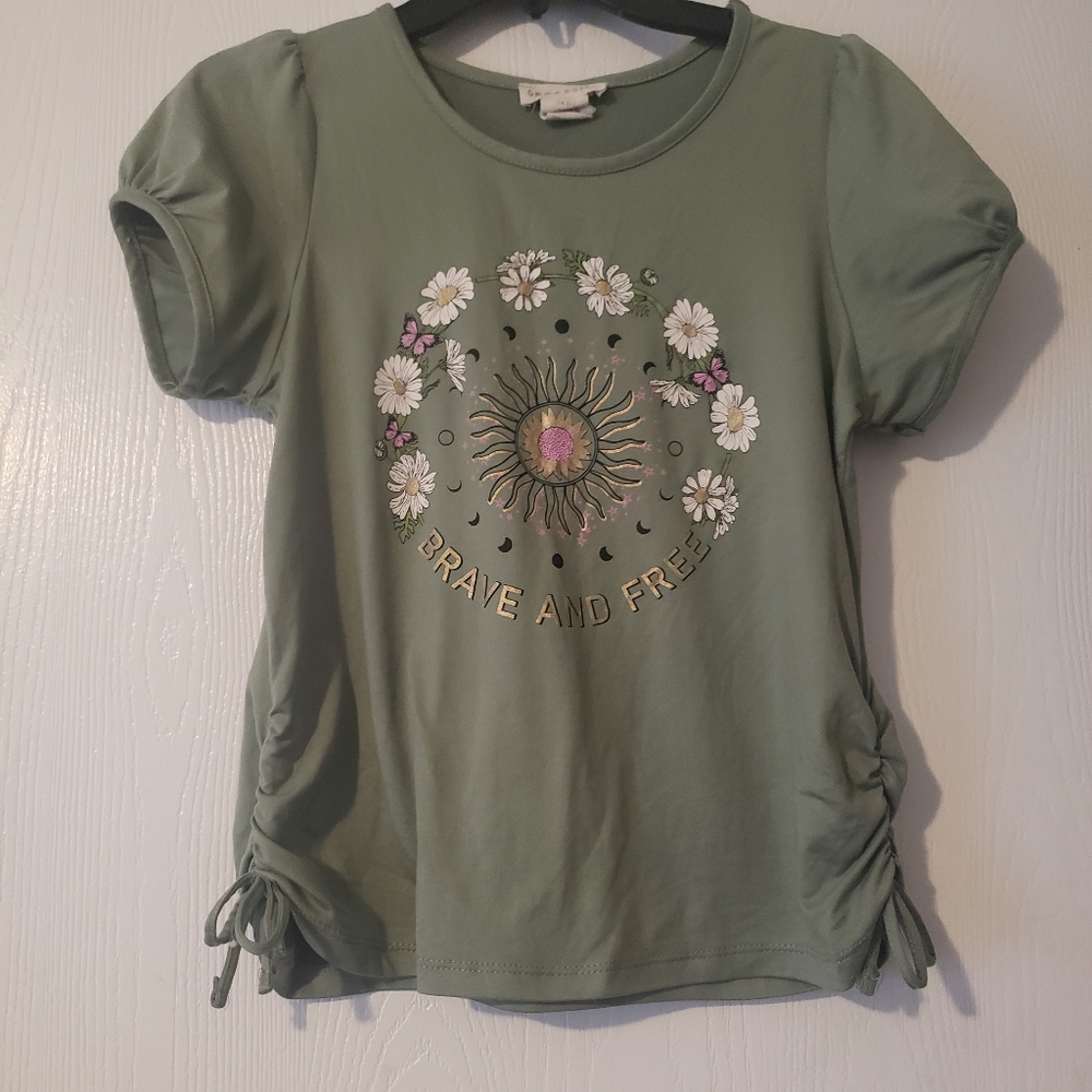 Emma And Elsa Brand Girls Size L 14 Green Brave And Free Graphic Shirt